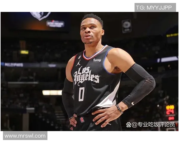 拉塞尔威斯布鲁克的篮球传奇之路与个人成长故事探秘